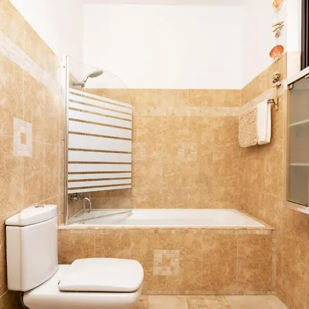 Willa Alnika Acacia By Lakhania