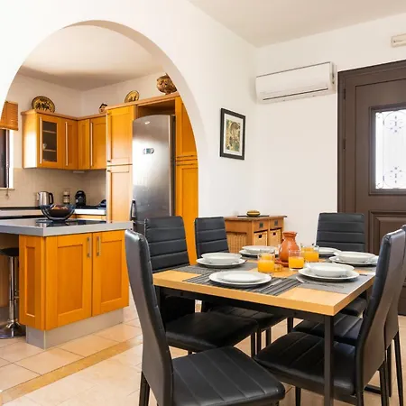 Willa Alnika Acacia By *