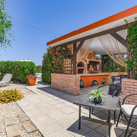 Villa Alnika Acacia By