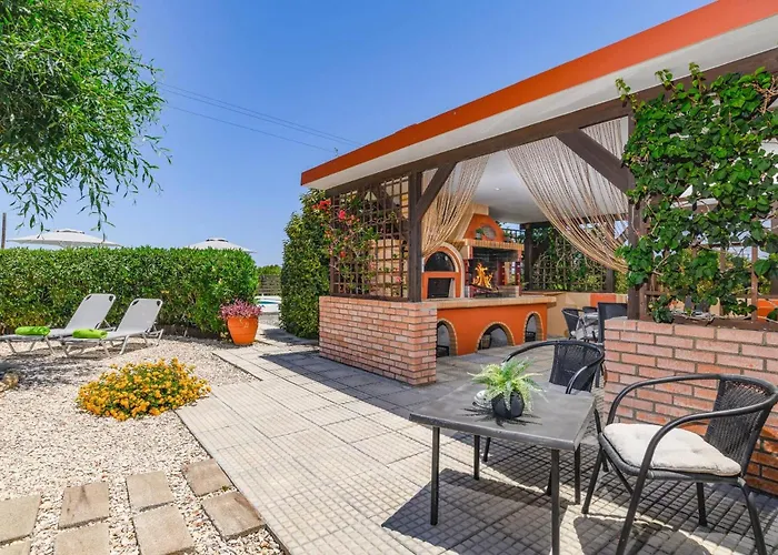 Villa Alnika Acacia By